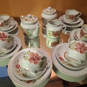 Proletary posliinitehtaan teekalusto kuudelle