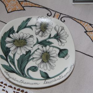Esteri Tomula, Botanica sarja , Päivänkakkara seinälautanen, Arabia
