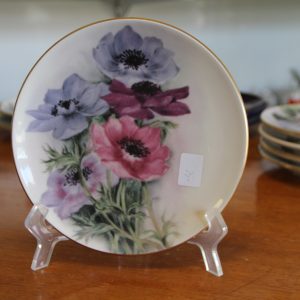 Riikka Hautamäki, Romanttinen puutarha-sarja, Kruunuvuokko/Anemone-seinälautanen, Arabia